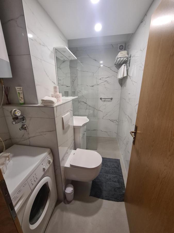 Apartman Yellow - Self Check In Ösek Dış mekan fotoğraf