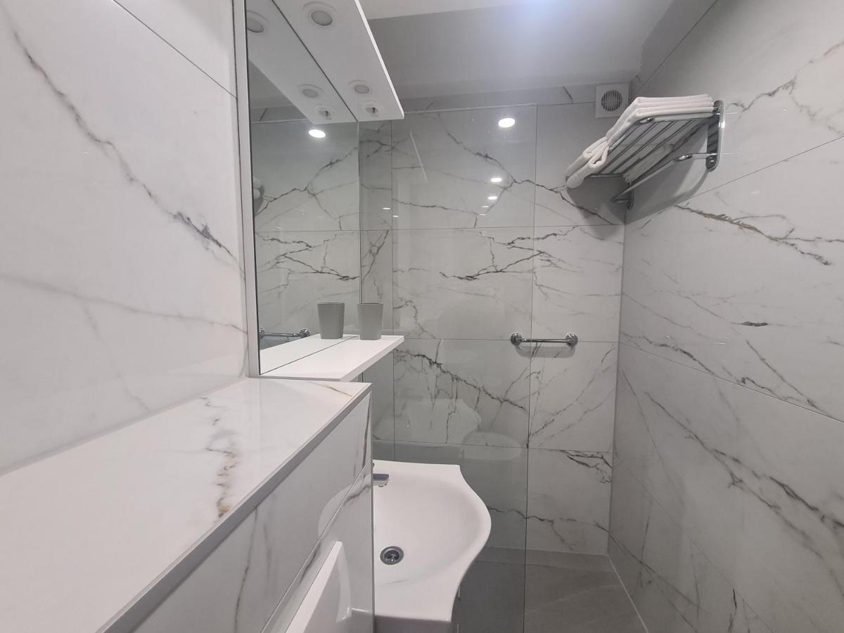 Apartman Yellow - Self Check In Ösek Dış mekan fotoğraf