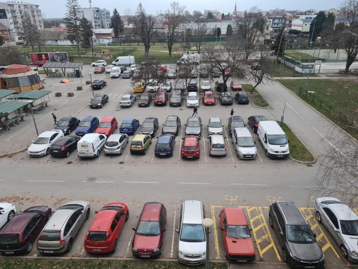 Apartman Yellow - Self Check In Ösek Dış mekan fotoğraf